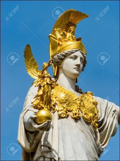 Comment se nomme cette déesse de la stratégie guerrière ?