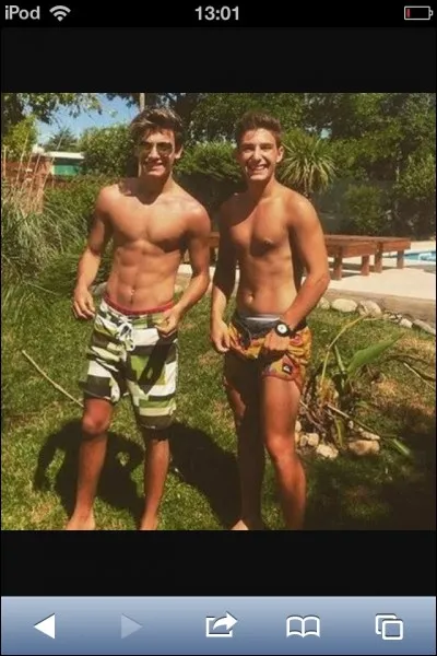 Il y aura le père de/d' :