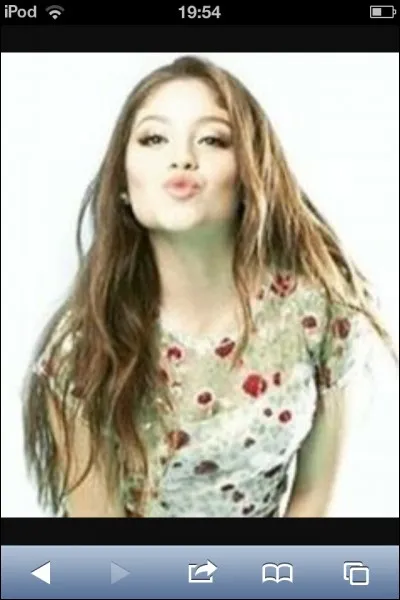 Simón sortira avec :