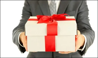 Comment réagis-tu si ton ami t'offre un cadeau que tu n'aimes pas du tout ?