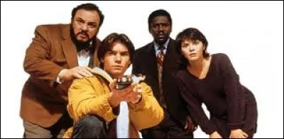 Quelle était cette série télévisée de science-fiction, diffusée dans les années 90 ?