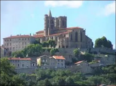 Commune Ligérienne, Saint-Bonnet-le-Château se trouve dans l'ancienne région ...