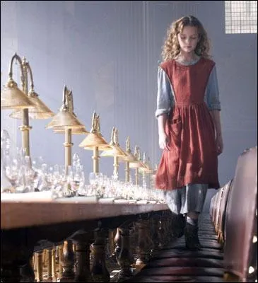 Quel est le nom que les gens de notre monde donnent  la Poussire ?