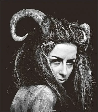 Démons féminins vampirisant l'énergie sexuelle des hommes dans leur sommeil. Qui sont-elles ?