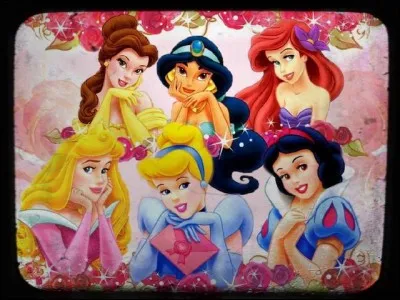 Presque toutes les princesses sont droitières. Seulement, il y en a deux qui sont gauchères. Lesquelles ?