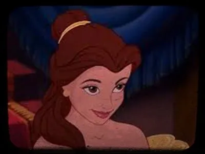 La raison pour laquelle Belle a une mèche qui lui tombe toujours sur le devant est une idée de son animatrice principale qui voulait nous faire comprendre que Belle n'est pas une jeune fille parfaite.