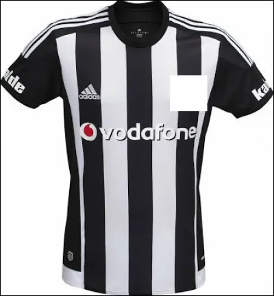 Quel club joue avec ce maillot ?
