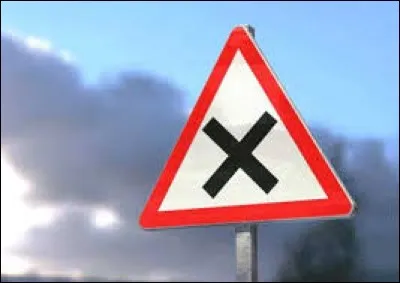 Que signifie ce panneau de signalisation de forme triangulaire ?