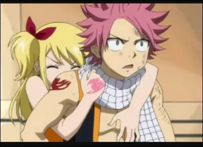 Comment Natsu appelle-t-il Lucy dans les premiers épisodes ?