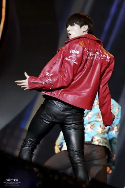 Qu'a-t-il répondu à cette question : «Si vous deviez représenter BTS avec une couleur, quelle serait-elle ?»