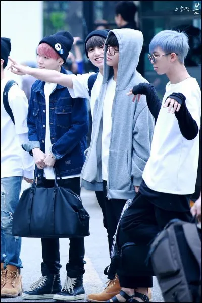 Rap Monster trouve que Jungkook a :