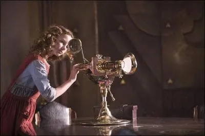 Quelle forme prend le daemon de la mre de Lyra ?