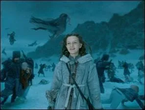 Quelle est la forme que le daemon que le daemon de Lyra aime bien prendre pour dormir ?