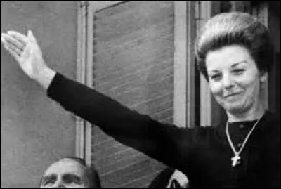 En 1974, Isabel Martinez de Peron devient la première femme dans l'histoire à accéder au poste de présidente de la République. Quel pays dirigea-t-elle ?