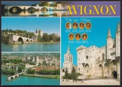Avignon (84), la cité des papes, est bordée par ...