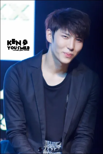 Pourquoi ne sourit-il jamais lorsqu'il est devant une caméra ?