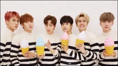 Il était tellement bon en danse que 3 agences les plus connues l'ont contacté. Il a accepté les offres d'intégrer le label.