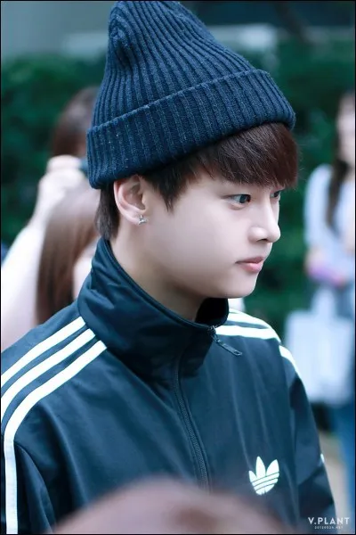 Il a regretté d'avoir teint ses cheveux en rouge