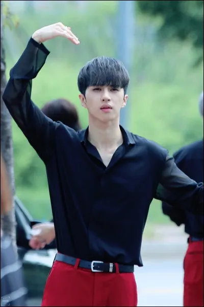 Pourquoi le CEO lui a choisi "Ken" comme nom de scène ?