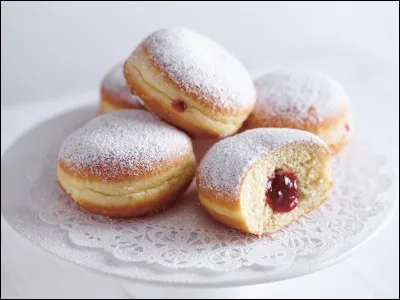 L'une des spécialités culinaires s'appelle le Berliner, il s'agit :