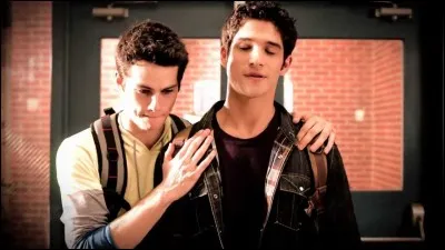 Pourquoi Scott et Stiles se sont-ils fâchés dans la saison 5 ?