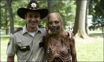 Où débute le premier épisode de la série "The Walking Dead" ?