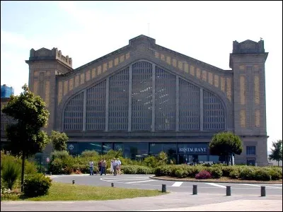 Depuis 1987, le Festival du Livre de Jeunesse et de bande dessinée se tient en juin dans cette ville maritime. De quelle ville s'agit-il ?