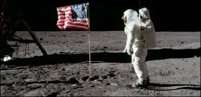 En quelle année Neil Armstrong mit-il le pied sur la Lune ?