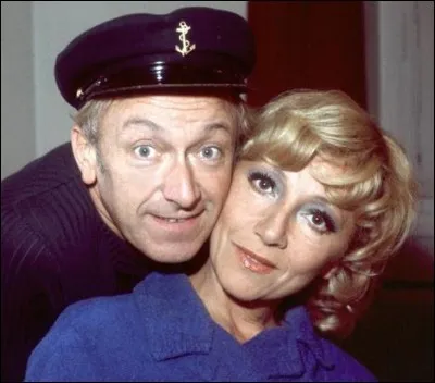 Avec son mari Robert Dhéry, Colette Brosset fonda une troupe, appelée au départ "Les Gaufrettes", et qui vit dans ses rangs des comédiens comme Louis de Funès, Francis Blanche ou Jean Carmet. Quel nom adopta finalement cette troupe, active pendant plus de trente ans ?