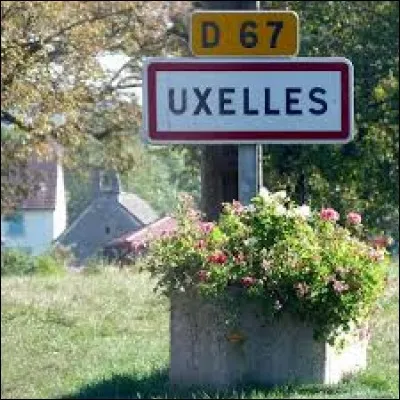 Nous terminons notre balade à Uxelles. Petite localité Jurassienne de 50 âmes, elle se situe dans la nouvelle région ...