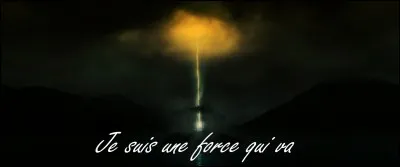 A Poudlard, Voldemort réquisitionne la baguette de Sureau... Il missionne Rogue pour chercher Potter, sachant que celui-ci fera tôt ou tard surface au château... Cela dit, Rogue veut appréhender Harry...