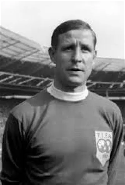 K : Ce quiz est un hommage à Raymond Kopa, décédé le 3 mars 2017. Quel était son vrai nom et son pays d'origine ?