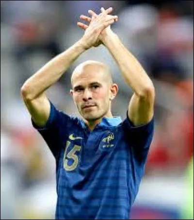 J : Christophe Jallet est né en Charente. Quelle ville est donc sa ville d'origine ?