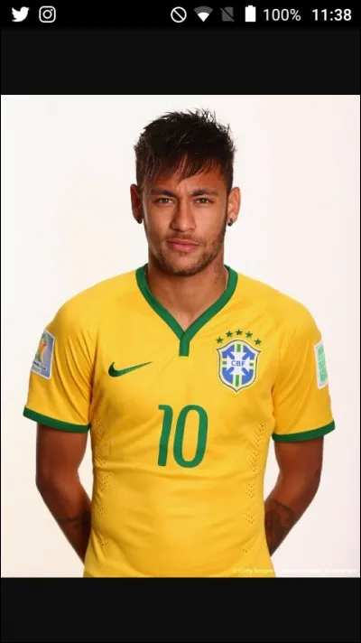 Quel est son numéro dans son équipe nationale ?