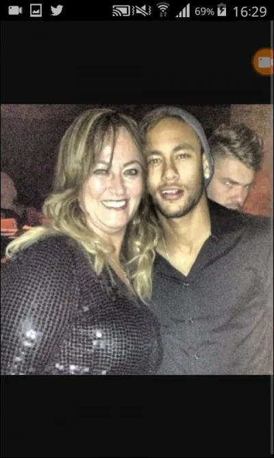 Comment s'appelle sa mère ?