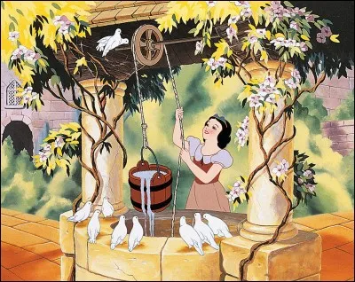 Dans "Blanche-Neige", que voit-on dans la cour ?