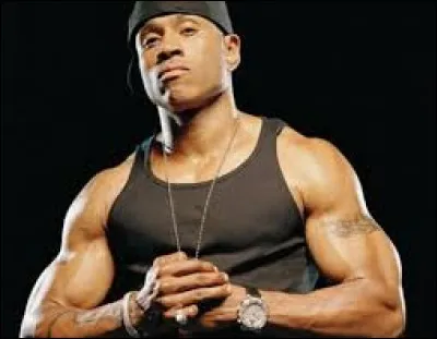 Quel est l'autre métier de l'acteur incarnant l'agent Sam Hanna ?