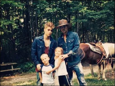 Combien a-t-il de demi-frères et de demi-sœurs ?