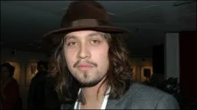 C'est le fils de Gainsbourg.