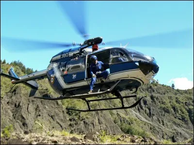 Quels sont les véhicules utilisés par l'unité pour réaliser ses missions ?