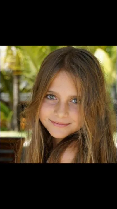 Qui est cette Youtubeuse quand elle était petite ?