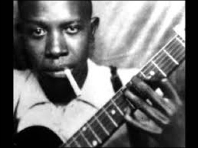Francis Cabrel cite le grand chanteur et guitariste de blues Robert Johnson (1911 - 1938) dans une chanson qui aborde le sujet de l'esclavage des Noirs en Amérique. Quel est le titre de cette chanson ?