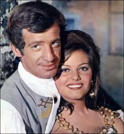 En 1962, quelle actrice interprète le rôle de Vénus dans le film "Cartouche", aux côtés de Jean-Paul Belmondo ?