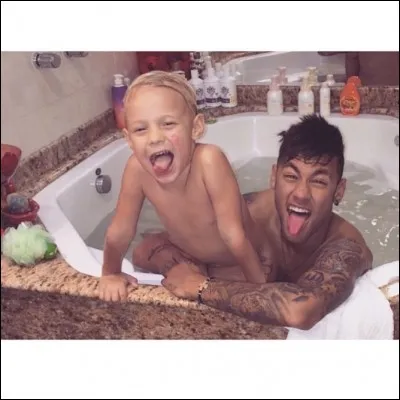 Qui est la mère de son fils ?