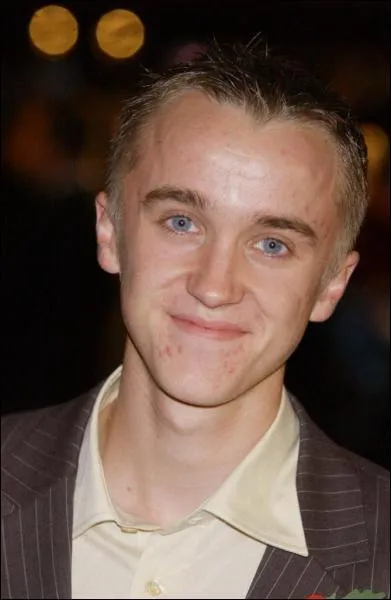 Est-ce qu' il sait chanter ?