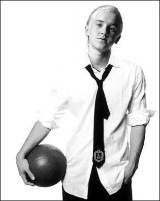 Quel ge avait-il lorsqu' il a commenc la saga Harry Potter ?