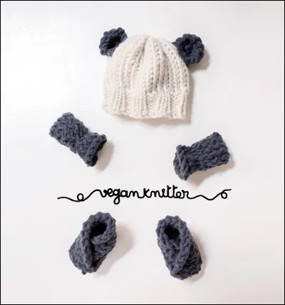 Combien pèse le bébé panda à la naissance ?