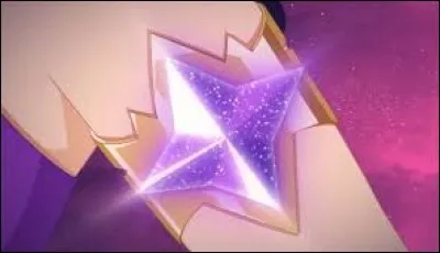 Quel bijou a-t-elle pour sa transformation ?