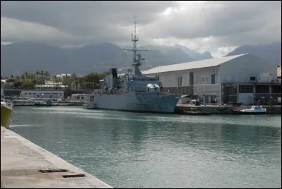 Où se situe la base navale du Port des Galets ?