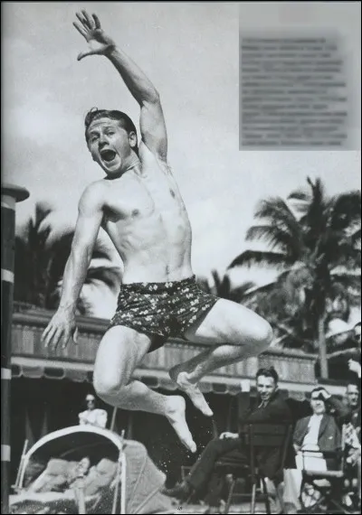 Ce petit homme commença sa carrière fort tôt puisqu'il n'avait pas encore 2 ans. A la fin des années 30 il est un des acteurs les plus populaires des USA. Il fit de son physique hors normes un atout de comédie. Il tourna notamment dans « Diamants sur canapé » auprès d'Audrey Hepburn. Il épousa en première noce la sublime Ava Gardner.